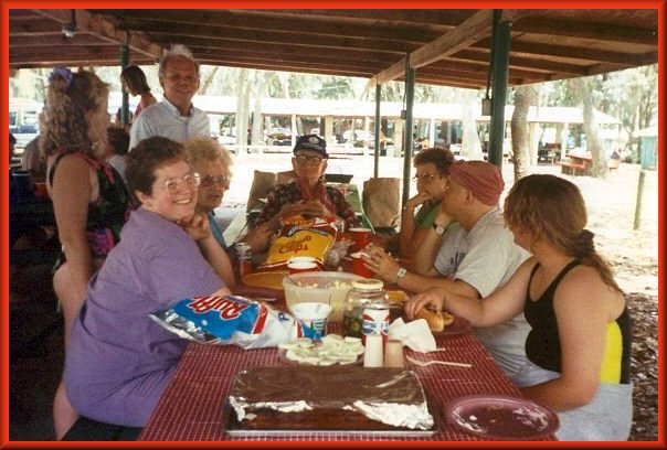 Deborah, Kelly, Alisha, Jennifer, Deborah, Mildred, Elva, Harold and Daddy at Kingsley's Lake